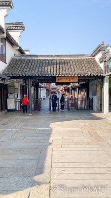 20251013-yx8bh 20251013-yx8bh