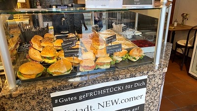 20251013-0lzxa 20251013-0lzxa