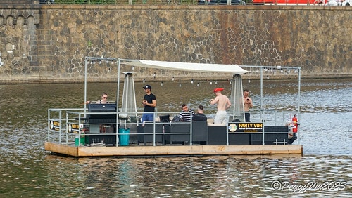 20251013-1xi2i 20251013-1xi2i