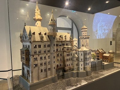 20251013-3y67f 20251013-3y67f