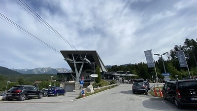 20251013-4jnza 20251013-4jnza