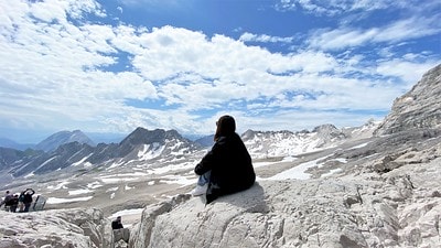 20251013-97p7n 20251013-97p7n