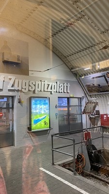 20251013-bsz2q 20251013-bsz2q