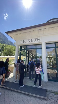 20251013-hryrk 20251013-hryrk