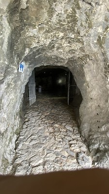 20251013-iu5yw 20251013-iu5yw