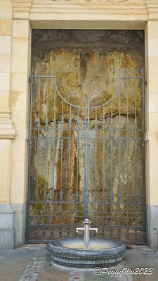 20251013-jb0j4 20251013-jb0j4