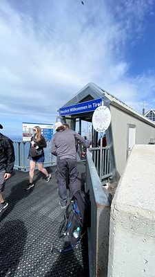 20251013-jjg36 20251013-jjg36