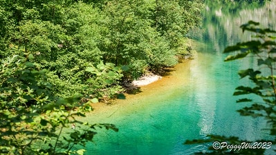 20251013-qie4u 20251013-qie4u