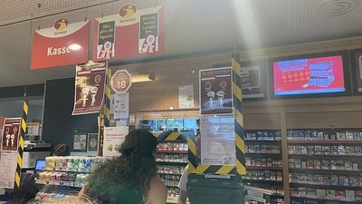 20251013-riuwz 20251013-riuwz