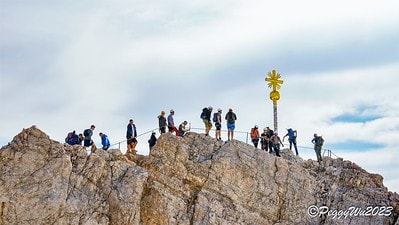 20251013-rjhvc 20251013-rjhvc