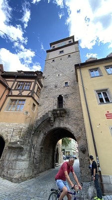 20251013-tfvtw 20251013-tfvtw