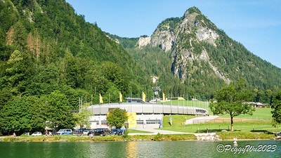 20251013-ub5qy 20251013-ub5qy