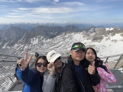 20251013-un5vk 20251013-un5vk