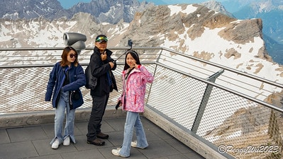 20251013-v33u2 20251013-v33u2