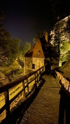 20251013-wofm6 20251013-wofm6