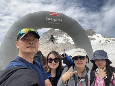 20251013-yj6xe 20251013-yj6xe