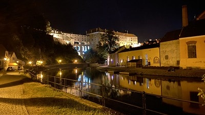 20251013-ytrqx 20251013-ytrqx