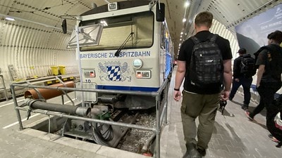 20251013-zeb6w 20251013-zeb6w