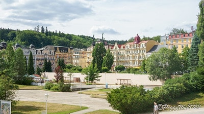 20251013-nwl2t 20251013-nwl2t