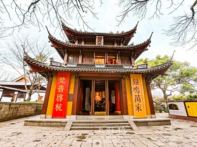 20251013-3yo4k 20251013-3yo4k