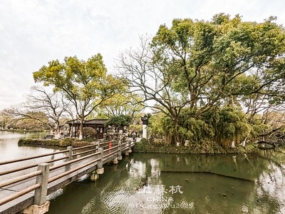 20251013-b2x8w 20251013-b2x8w