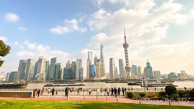 20251013-6pk1i 20251013-6pk1i