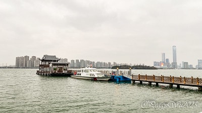 20251013-93k74 20251013-93k74