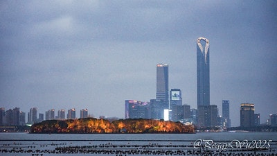 20251013-9qk4q 20251013-9qk4q