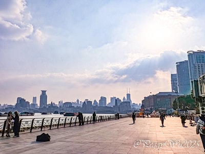 20251013-dukpq 20251013-dukpq