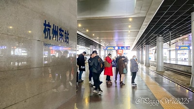 20251013-io76q 20251013-io76q