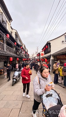 20251013-qt8tj 20251013-qt8tj