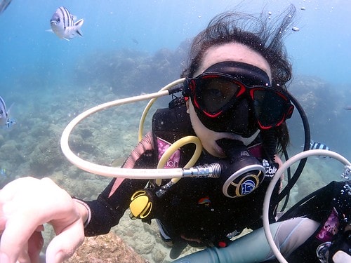 1590911858447-870309675