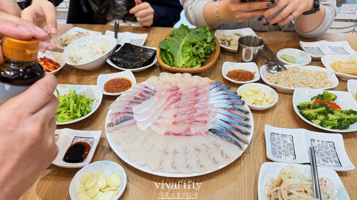 【韓國｜濟州島】2026 自駕美食巡禮：一路沿著海岸線吃！11 間在地餐廳實吃推薦