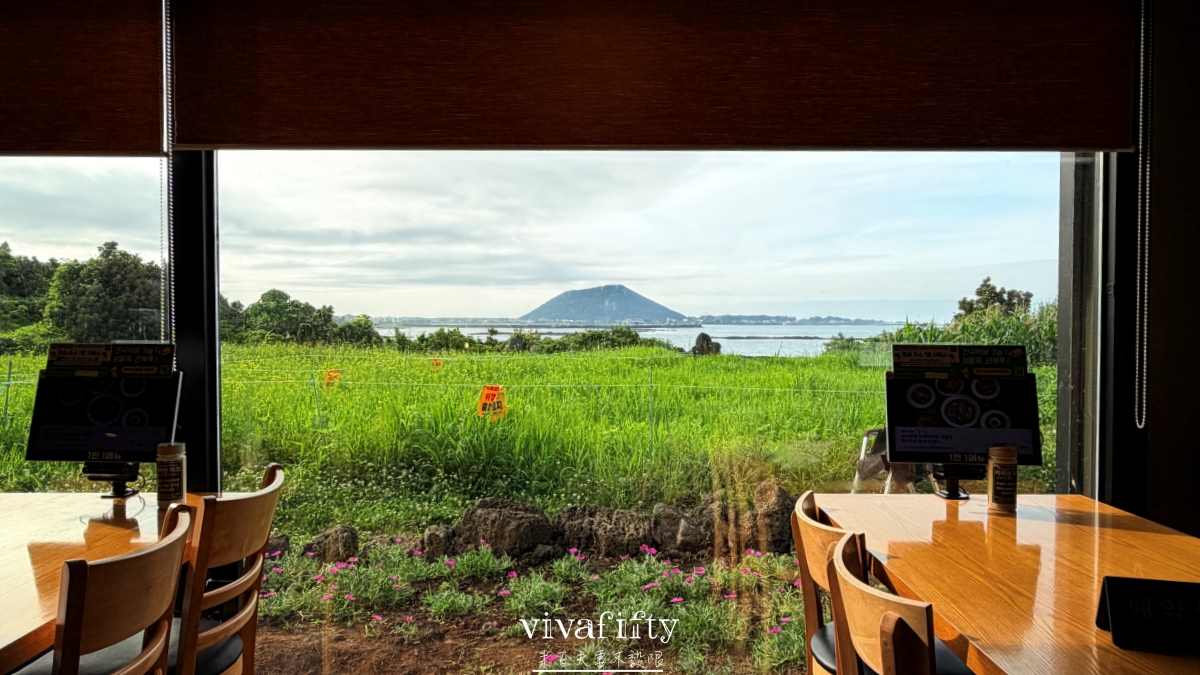 【韓國｜濟州島】2026 自駕美食巡禮：一路沿著海岸線吃！11 間在地餐廳實吃推薦